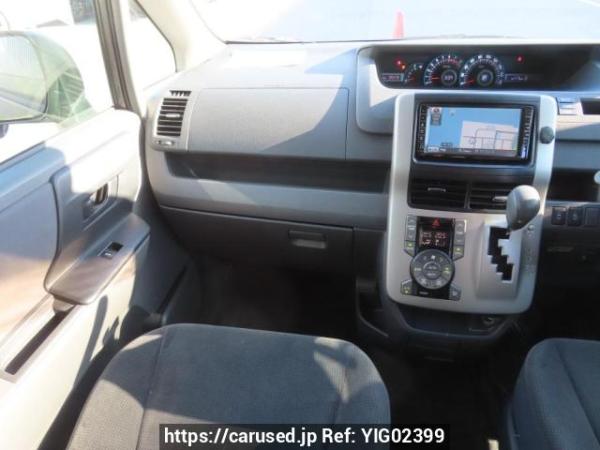 Used 2010 AT toyota noah ZRR70G Image[18]