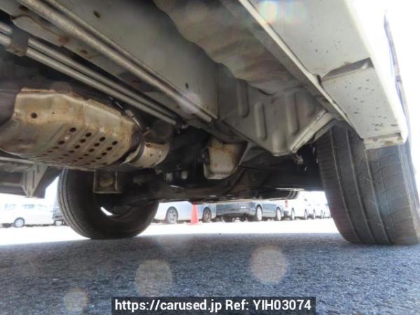 Used 2001 AT toyota regius-wagon RCH41W Image[35]