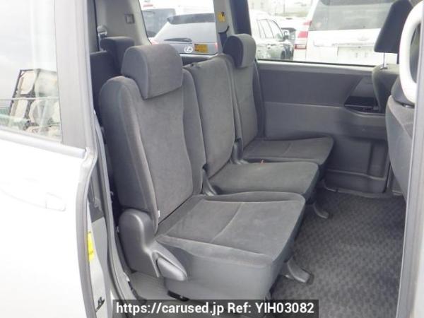 Used 2010 AT toyota noah ZRR70G Image[12]