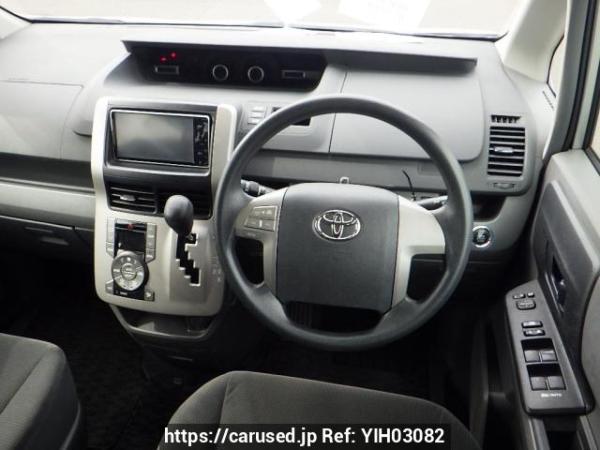 Used 2010 AT toyota noah ZRR70G Image[18]