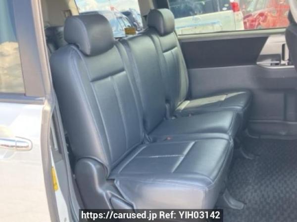 Used 2010 AT toyota voxy ZRR70W Image[13]