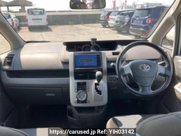 Used 2010 AT toyota voxy ZRR70W Image[18]