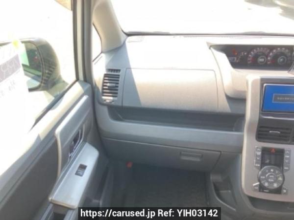 Used 2010 AT toyota voxy ZRR70W Image[19]