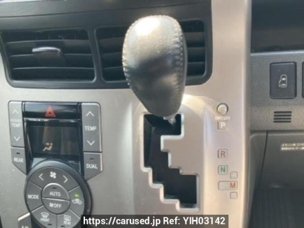 Used 2010 AT toyota voxy ZRR70W Image[26]