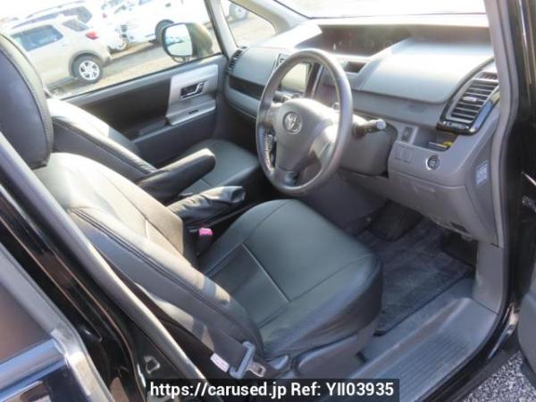 Used 2009 AT toyota voxy ZRR70W Image[12]