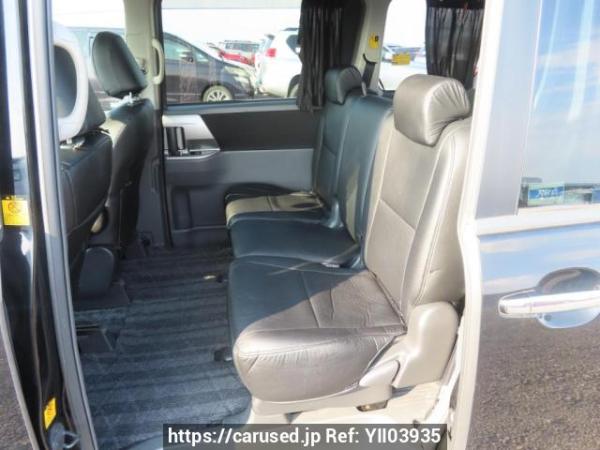 Used 2009 AT toyota voxy ZRR70W Image[18]