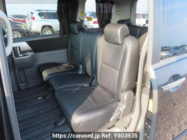 Used 2009 AT toyota voxy ZRR70W Image[19]