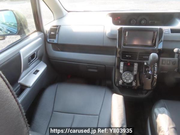 Used 2009 AT toyota voxy ZRR70W Image[24]