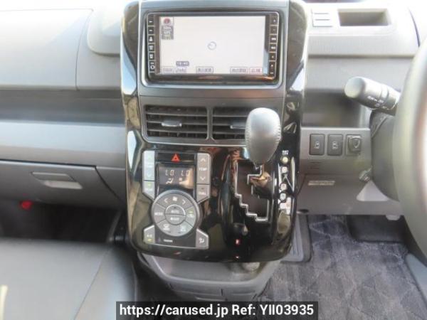 Used 2009 AT toyota voxy ZRR70W Image[28]