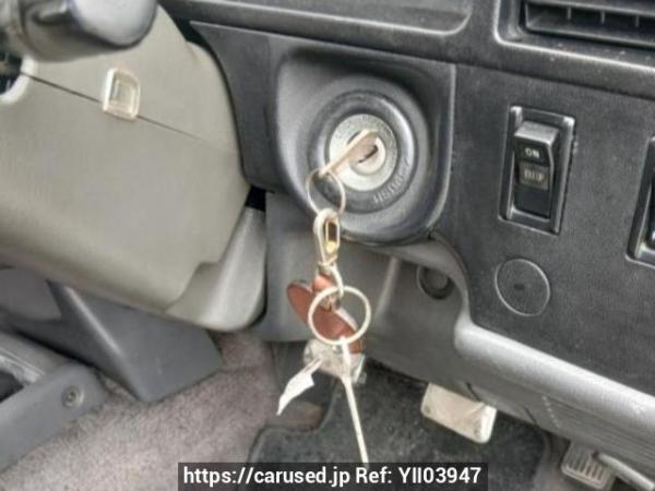 Used 1993 MT toyota hilux-surf LN130W Image[18]