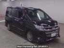 Toyota Noah ZWR80W