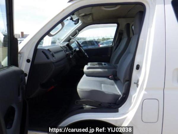 Used 2005 AT toyota regiusace-van KDH200V Image[12]