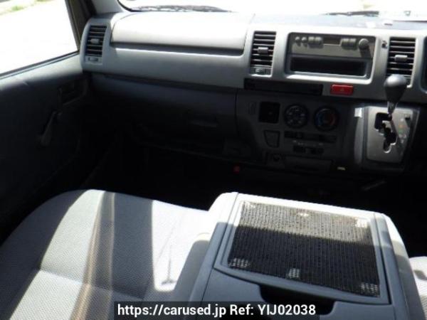 Used 2005 AT toyota regiusace-van KDH200V Image[14]
