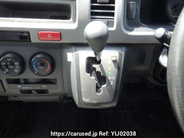 Used 2005 AT toyota regiusace-van KDH200V Image[17]