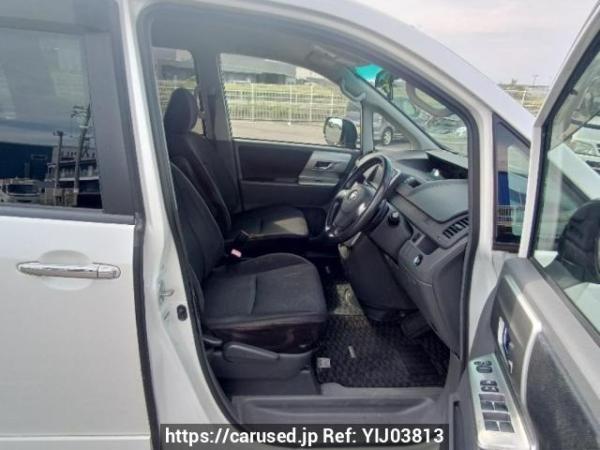 Used 2009 AT toyota voxy ZRR70W Image[12]