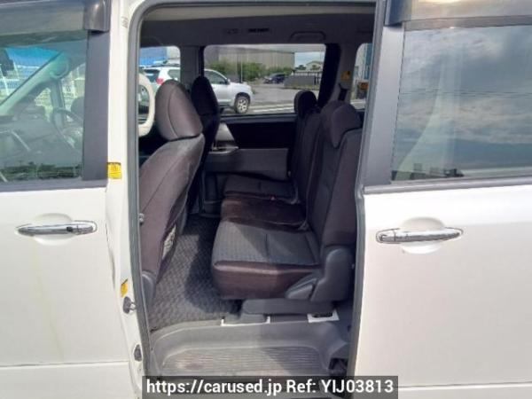 Used 2009 AT toyota voxy ZRR70W Image[15]