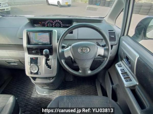 Used 2009 AT toyota voxy ZRR70W Image[20]