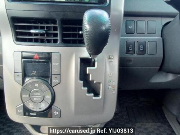 Used 2009 AT toyota voxy ZRR70W Image[23]