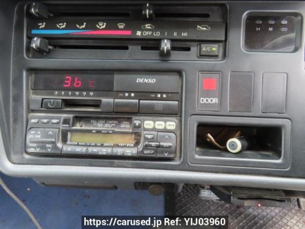 Used 2004 AT toyota hiace-van TRH112V Image[16]