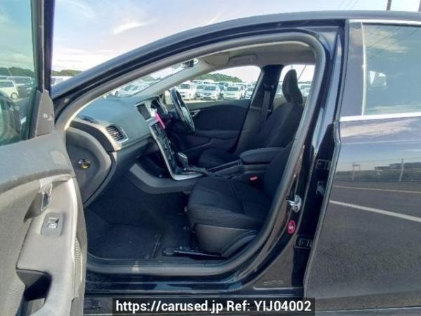 Used 2014 AT volvo v40 MB4164T Image[12]
