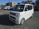 Toyota Pixis Mega LA700A