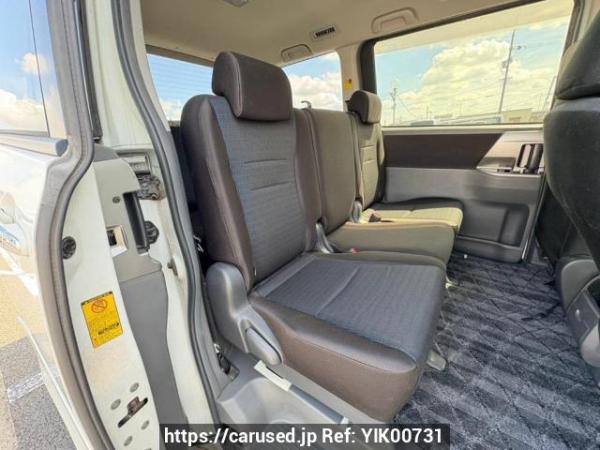 Used 2009 AT toyota voxy ZRR70W Image[14]