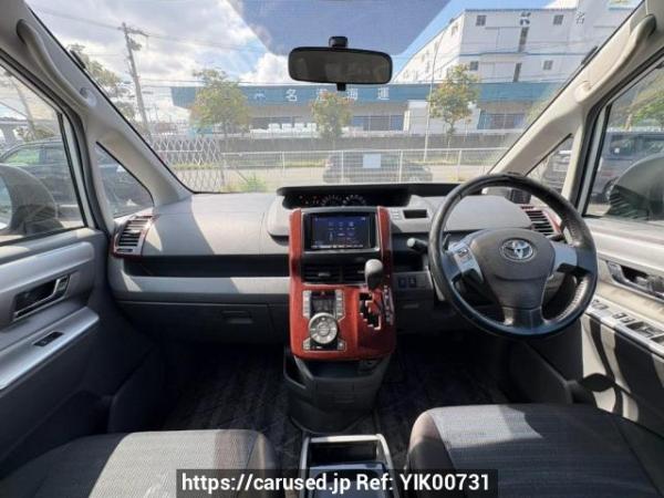 Used 2009 AT toyota voxy ZRR70W Image[19]