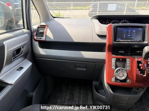 Used 2009 AT toyota voxy ZRR70W Image[20]