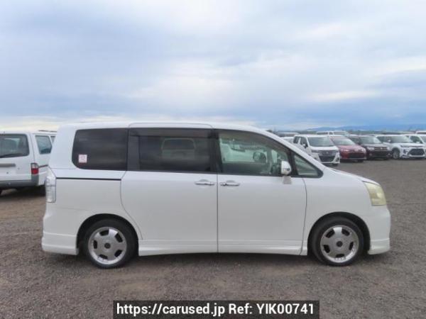 Used 2010 AT toyota noah ZRR70G Image[7]