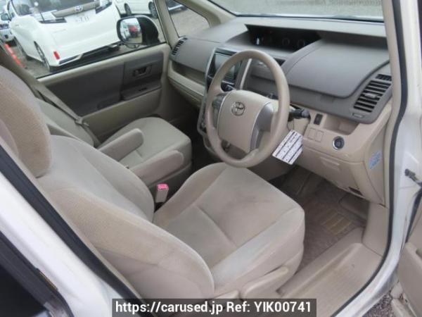 Used 2010 AT toyota noah ZRR70G Image[13]