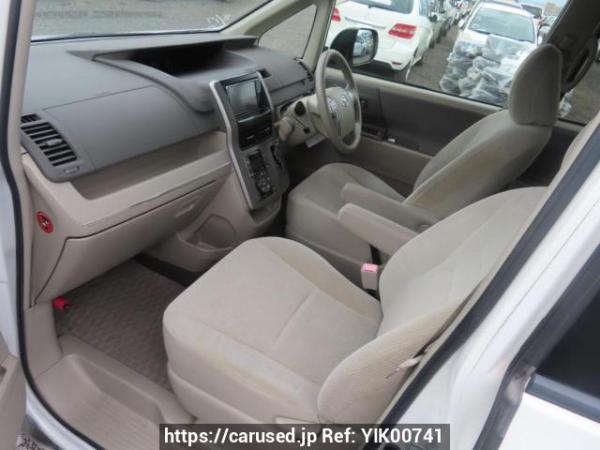 Used 2010 AT toyota noah ZRR70G Image[15]