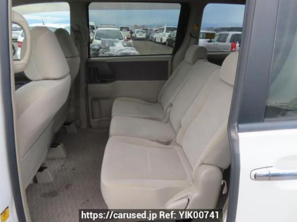 Used 2010 AT toyota noah ZRR70G Image[19]