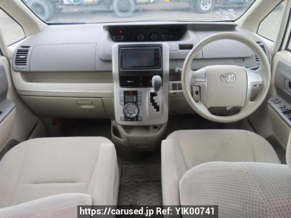 Used 2010 AT toyota noah ZRR70G Image[23]
