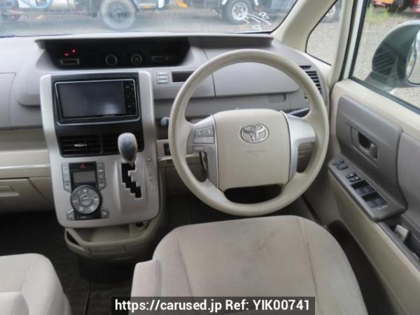 Used 2010 AT toyota noah ZRR70G Image[25]