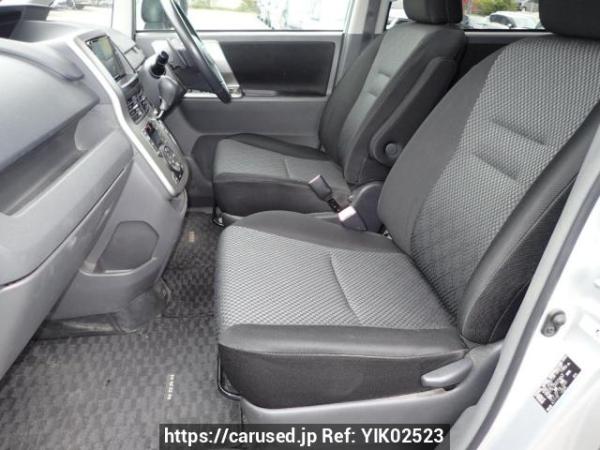 Used 2007 AT toyota noah ZRR75W Image[12]