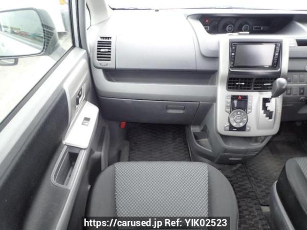 Used 2007 AT toyota noah ZRR75W Image[17]