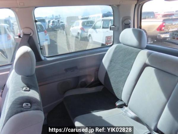 Used 1999 AT toyota regius-wagon RCH41W Image[20]