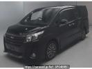 Toyota Noah ZRR80W