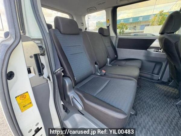 Used 2010 AT toyota voxy ZRR70W Image[14]