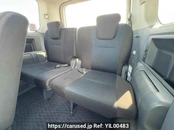 Used 2010 AT toyota voxy ZRR70W Image[16]