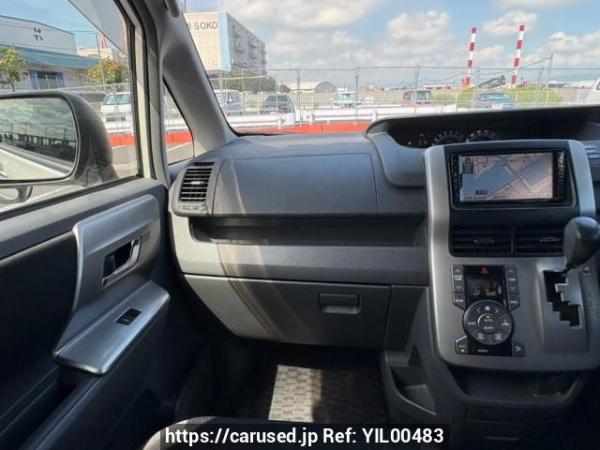 Used 2010 AT toyota voxy ZRR70W Image[20]