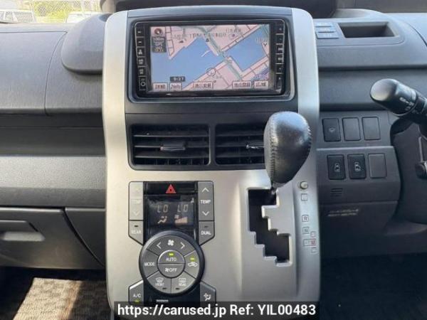 Used 2010 AT toyota voxy ZRR70W Image[24]