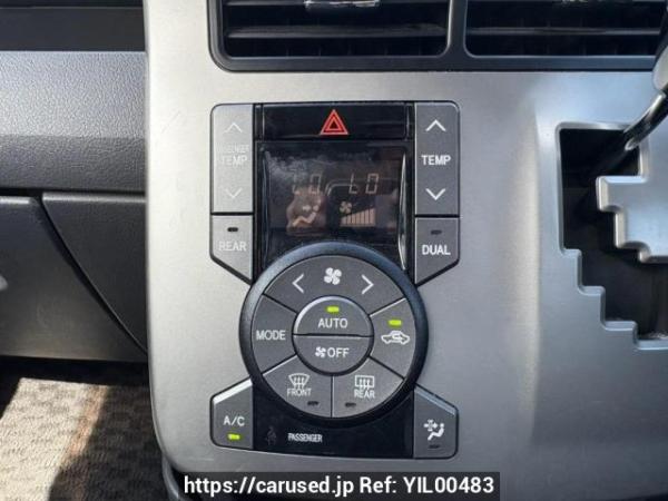 Used 2010 AT toyota voxy ZRR70W Image[27]