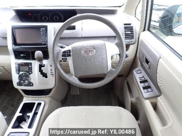 Used 2010 AT toyota noah ZRR70G Image[17]