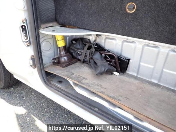 Used 2005 AT toyota regiusace-van KDH200V Image[42]