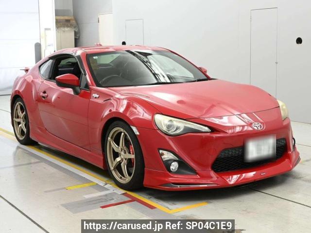 Buy Used 2013 Toyota 86 ZN6 (SP04C1E9) - Carused.jp