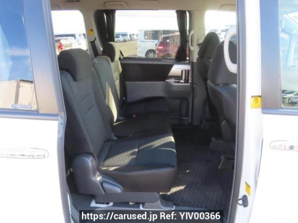 Used 2009 AT toyota voxy ZRR70W Image[17]