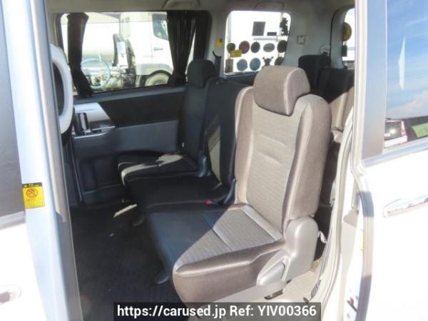 Used 2009 AT toyota voxy ZRR70W Image[20]