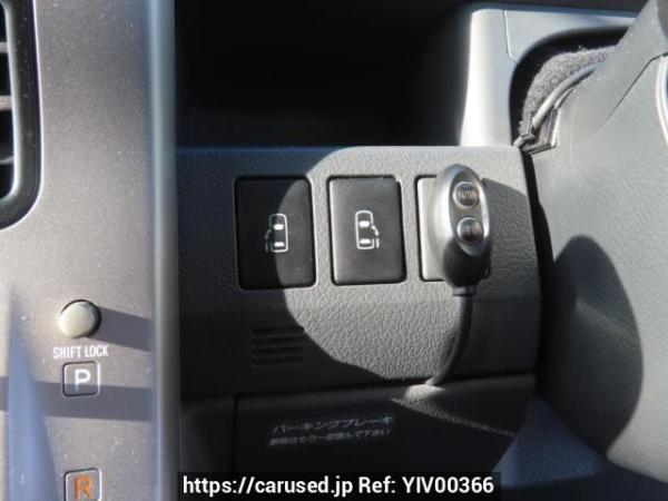 Used 2009 AT toyota voxy ZRR70W Image[33]