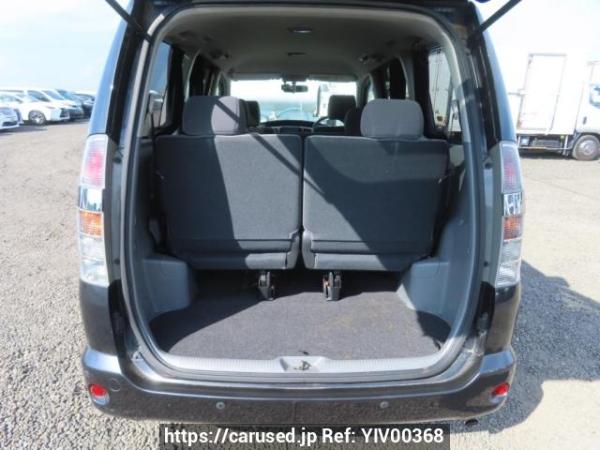 Used 2005 AT toyota noah AZR60G Image[8]
